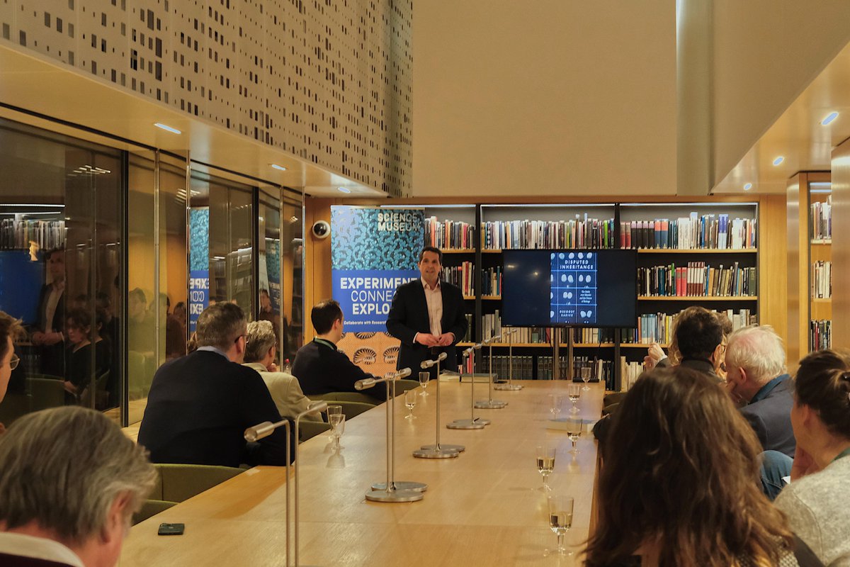 🧬A couple weeks ago, we had the pleasure of hosting Professor Gregory Radick from @hpsleeds for the launch of his seminal new book ‘Disputed Inheritance: The Battle over Mendel and the Future of Biology’. Access the book here: press.uchicago.edu/ucp/books/book…