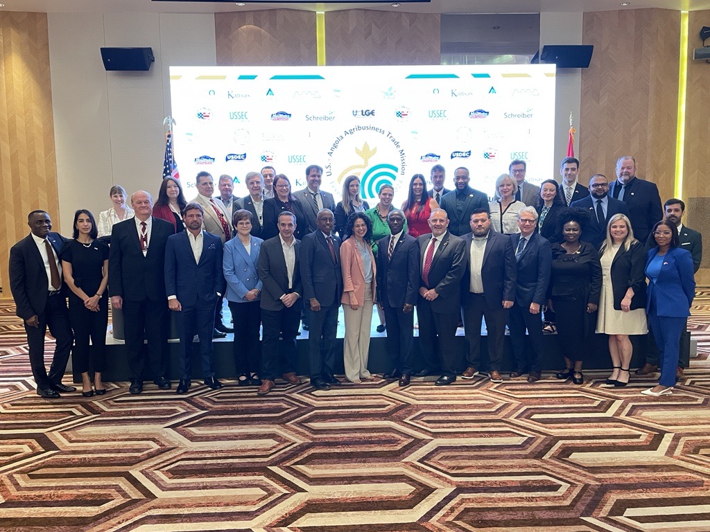 Happy to lead @USDA's #AgTradeMission delegation in Angola! The U.S. delegation includes exporters, trade associations, and state departments of agriculture. usda.gov/media/press-re…