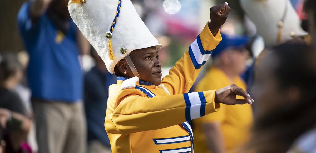 'We must continue to pave the way for others and continue putting ourselves in spaces where we — people of color and women — need more recognition.' Read how @DeJoviaDavis_ , @PittBand 's first Black assistant drum major, left her mark at #Pitt: pitt.ly/3OBFu7U #BHM