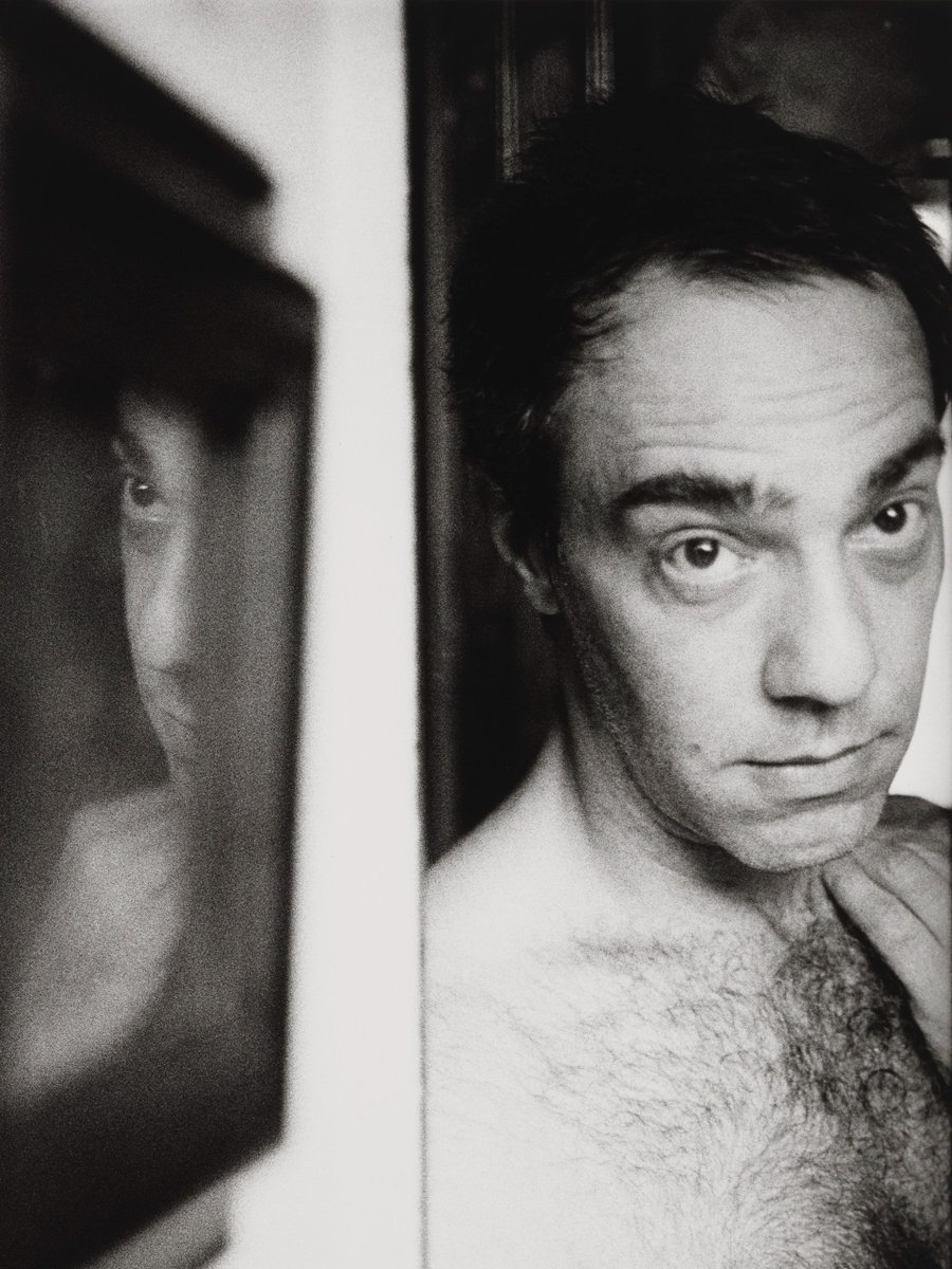 Our #PortraitOfTheDay captures the filmmaker, artist, gardener and gay rights activist Derek Jarman. In the 1980s, a time when HIV was demonised, he was one of the first to come out publically as HIV-positive.

📸 by David Gwinnutt, 1982 © David Gwinnutt / NPG #LGBTplusHM