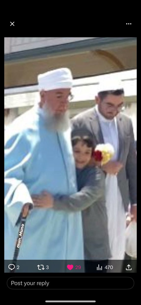 bu çocuk olmayı o kadar istedim ki.. öyle güzel güldünüz ki Sultanım. Size şöyle bir kere sarılsam tüm dertlerim geçer.