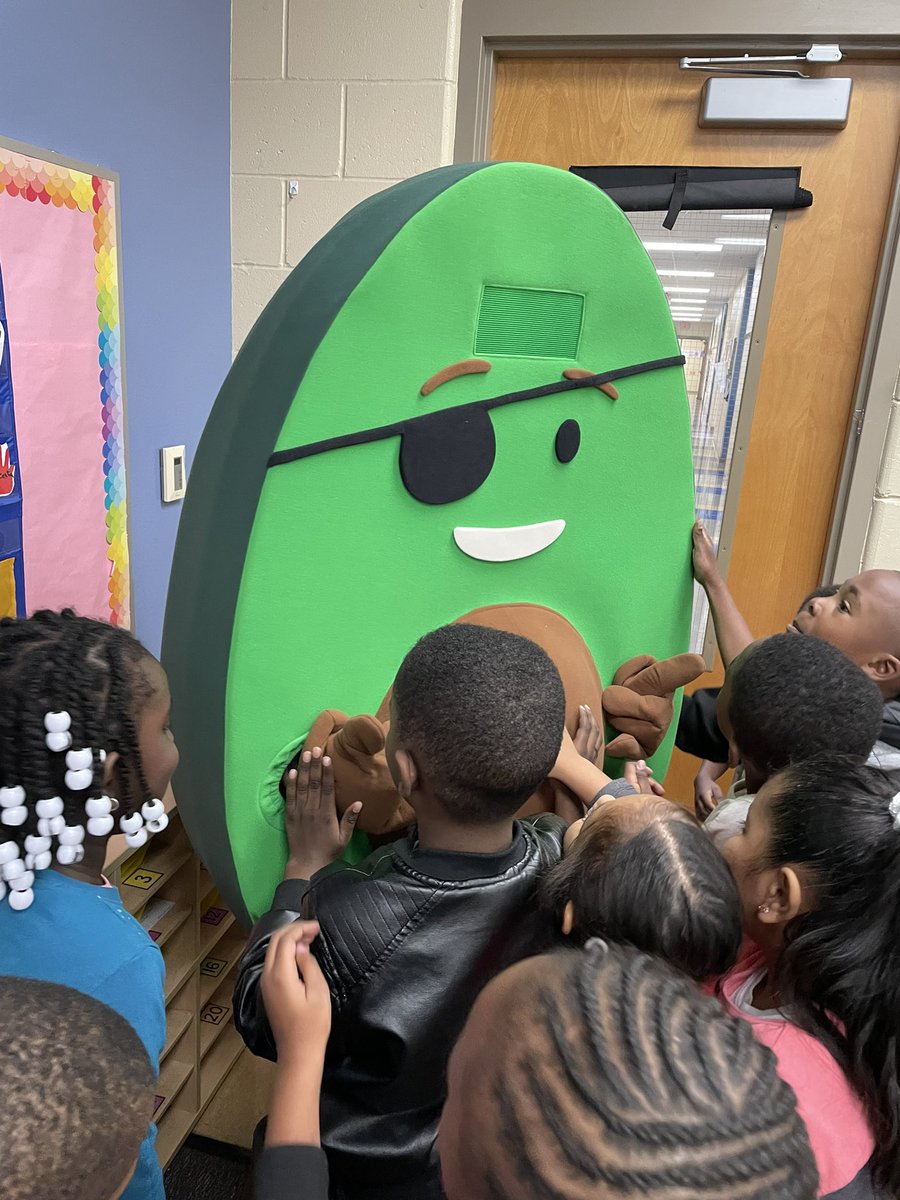 CatalinaES_OCPS's tweet photo. Our  Colts were excited to welcome Captain Jack, one of our Successmaker characters to campus!  Catalina was one of the top OCPS schools for SM- go Colts! ✨🥑 @SavvasLearning https://t.co/pDr7iJ8Y0b