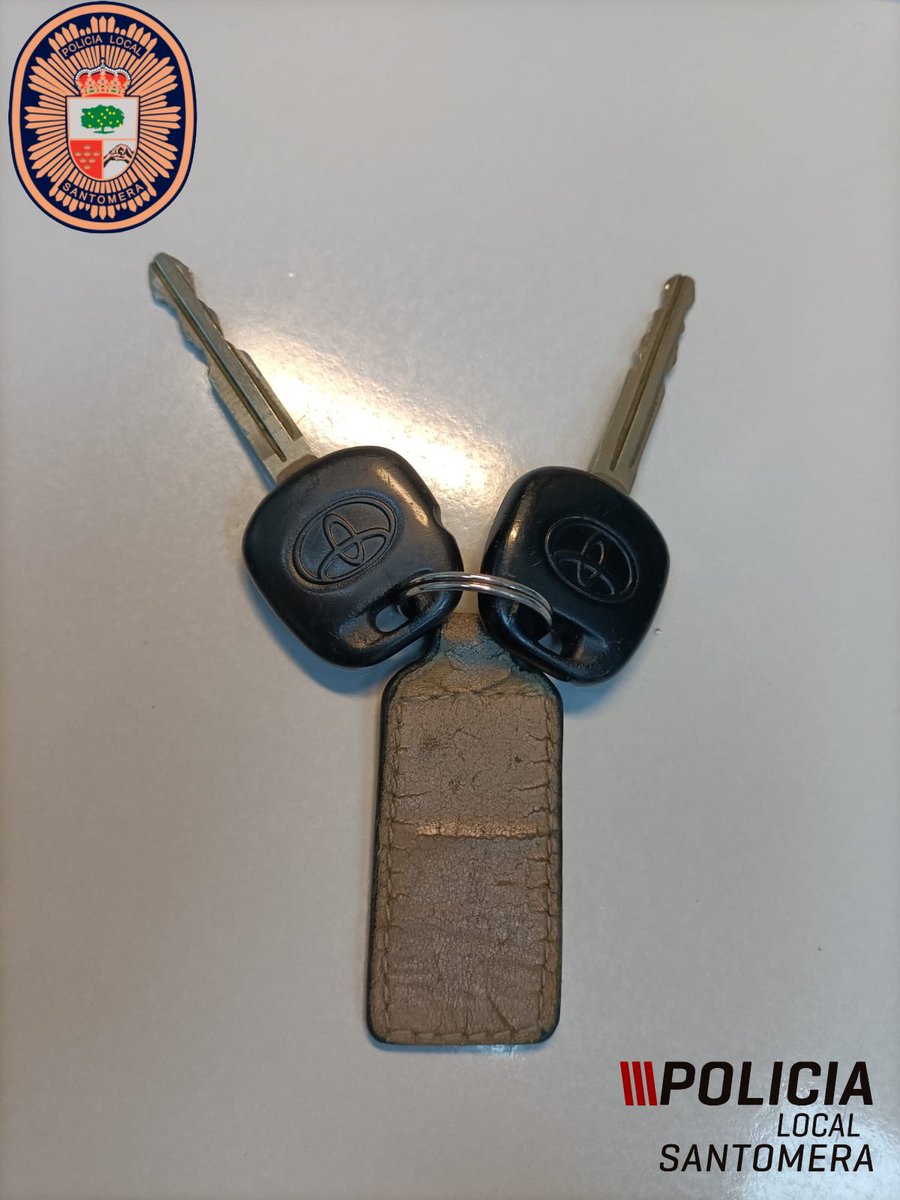 PLSantomera's tweet image. 🔑 Llaves encontradas en la Calle Juan Carlos I con Calle Gloria

🛂 Si son tuyas ponte en contacto con nosotros 

✅ Comparte esta publicación y ayúdanos a encontrar a su propietari@