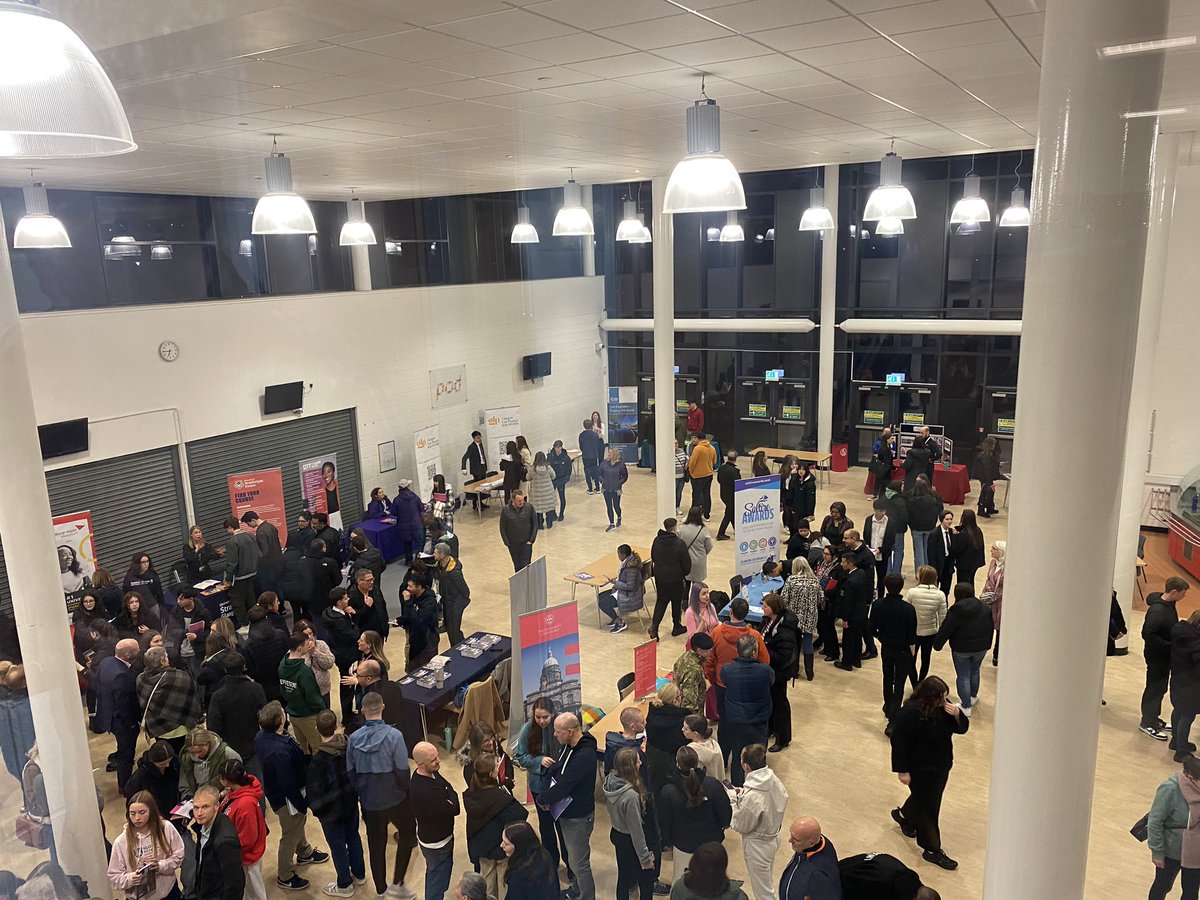 DYW_BA's tweet photo. Great evening at our senior careers event😁
Brilliant to see so many of our young people keen to learn about their future career paths and potential opportunities!😃
A huge thank you to all our partners who made the effort to come along and support!👍🏻
@BearsdenAcademy https://t.co/gKq73BROGX