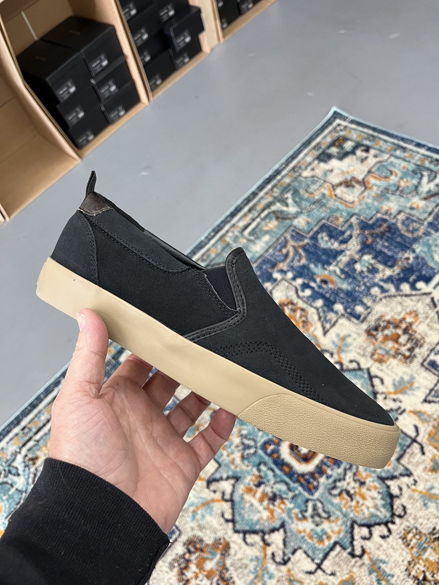 Testing a new look with this slip on.