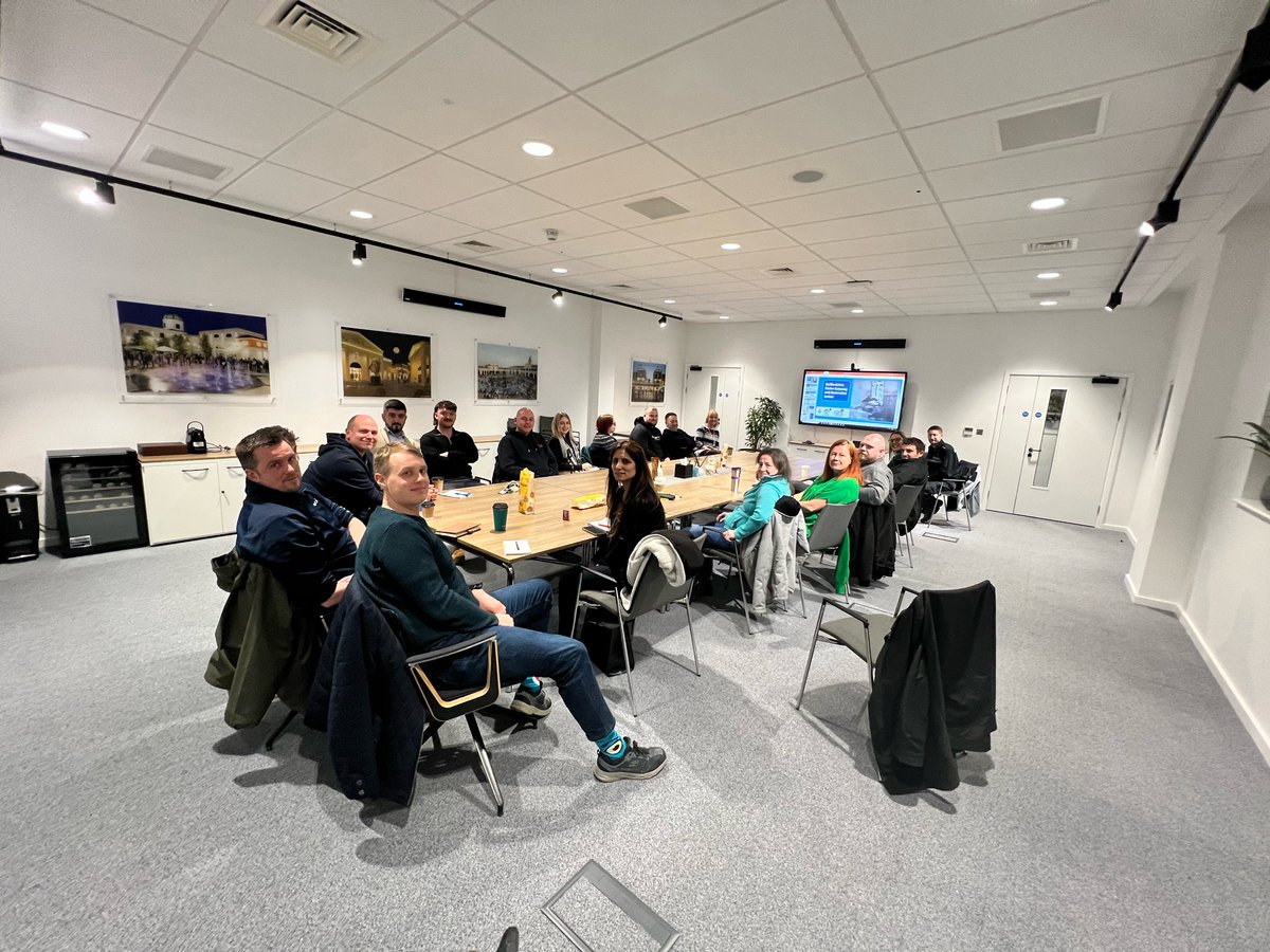 On Monday evening 20 SC’s from @CannockPolice & @PoliceStafford attended an input on Victim Focused, Community Resolution and Restorative Justice benefits/outcomes. Thanks to @CannockInsp for devoting his time to develop the capabilities of our SC’s