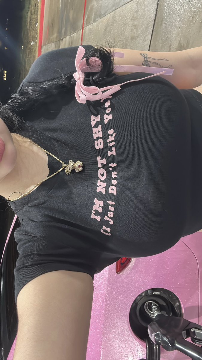 Derbear999's tweet photo. Follow my new twitter going to make this one my backup💋 @xoderbear 😘😘 https://t.co/Fbqd7jLZEL