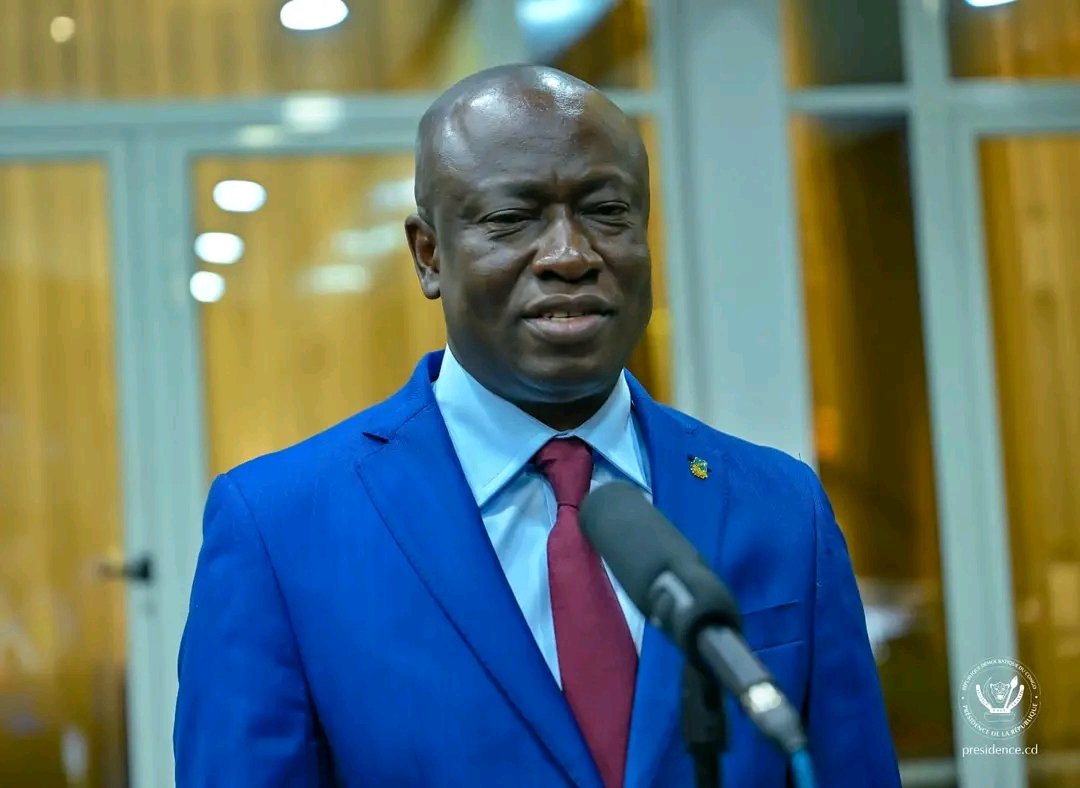 Ayant conclu avec succès sa mission d'information, le Chef de l'Etat, <a href="/fatshi13/">Félix A. Tshisekedi</a> confie une mission spéciale à l'Honorable <a href="/AugustinKabuyaT/">Augustin KABUYA</a>  pour structurer le gouvernement. Sincères félicitations Monsieur le #formateur