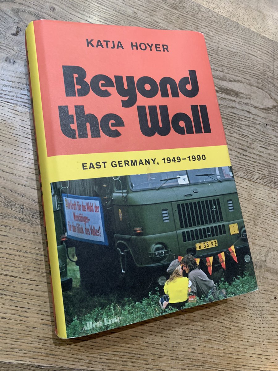 Highlights of the first HTBC of 2024 in the form of a week long thread. It might be a new home for the #HTBC Sunday evening chat but same questions format, by #historyteacher talking about history scholarship in around an hour. (I ran over!)

Here we begin.. with the Slowchat