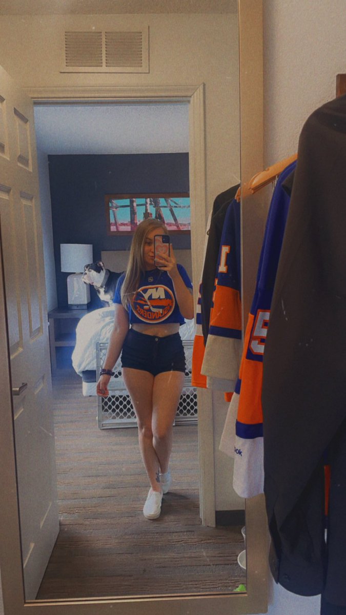 ohnicoleeee's tweet photo. LETSGOISLANDERS. #isles 
peep ol’ coda bear https://t.co/rQgAIc0Mix