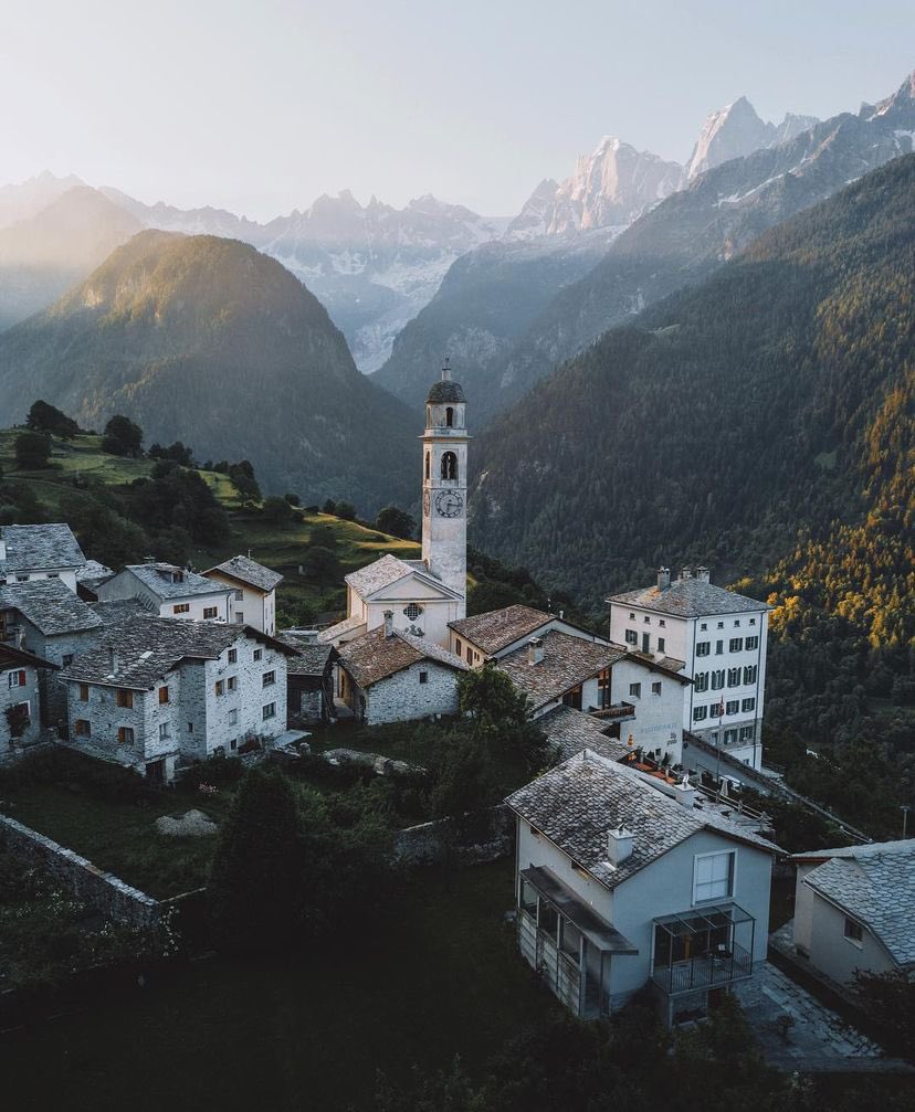 Soglio, Switzerland 🇨🇭 📸: Jan Keller