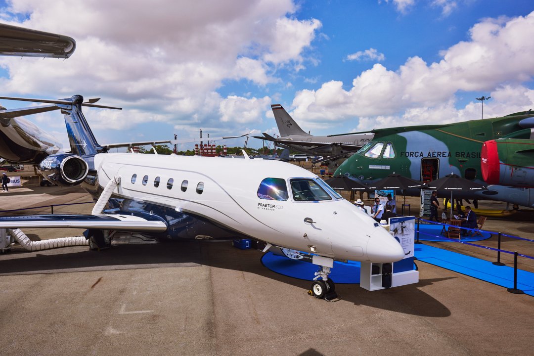 Na semana passada, a #Embraer fez parte do #SingaporeAirShow e hoje trazemos para vocês algumas das imagens mais deslumbrantes do #C390 #Millennium, do #Praetor600 e do #E195E2 #TechEagle nesta #EmbraerSelection.