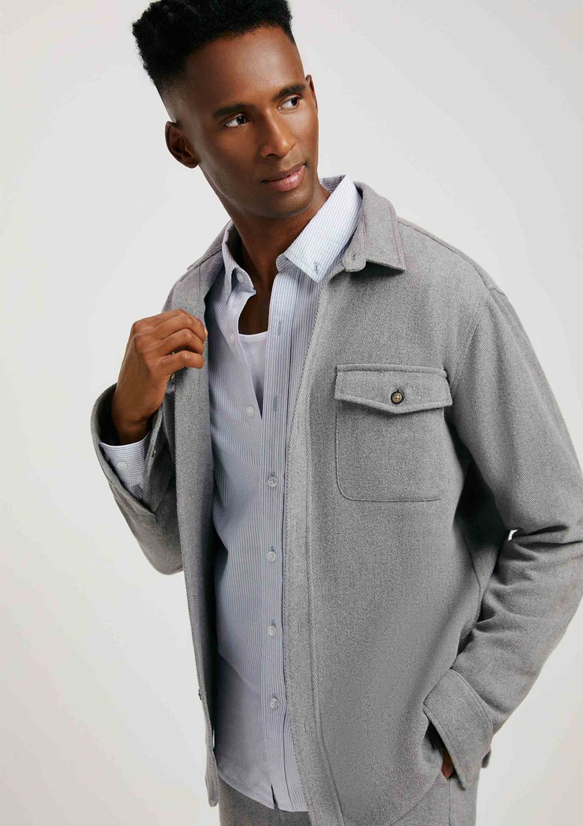 Hering_Oficial's tweet photo. Que tal um mais sofisticado? A sobreposição pode mudar todo um look 😮‍💨

#CopieOLook
Camisa: https://t.co/ys6N2pcOKz
Camisa Listrada: https://t.co/sFhun5Ifqd
Calça: https://t.co/3rUHDlN2ro https://t.co/TLC6oo7AMV