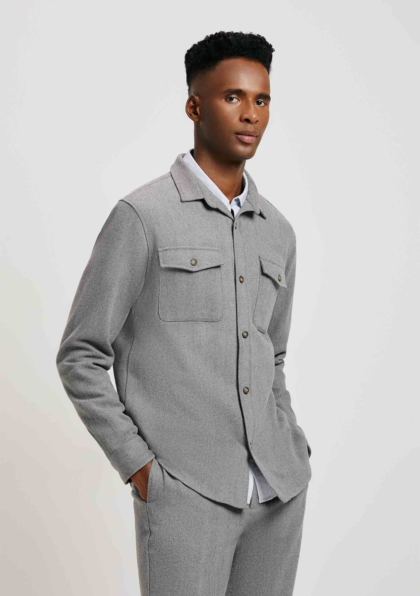 Hering_Oficial's tweet photo. Que tal um mais sofisticado? A sobreposição pode mudar todo um look 😮‍💨

#CopieOLook
Camisa: https://t.co/ys6N2pcOKz
Camisa Listrada: https://t.co/sFhun5Ifqd
Calça: https://t.co/3rUHDlN2ro https://t.co/TLC6oo7AMV