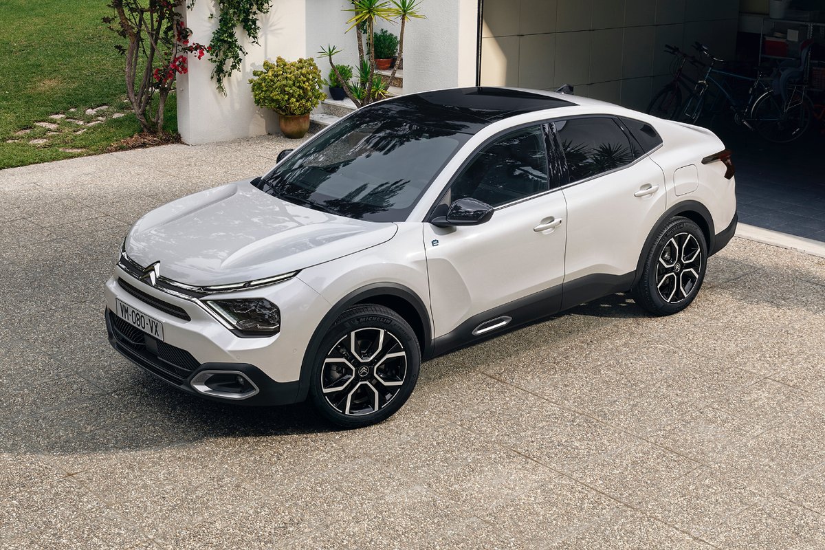 Experimenta la elegancia y potencia del Citroën C4.

Su diseño vanguardista y tecnología avanzada lo hacen único.

Descubre un viaje lleno de estilo y confort en FloresCar. 🚗✨

📌 Carretera de Alcazar Km 2,5
📞 969 22 17 18

#CitroënC4 #EstiloYRendimiento