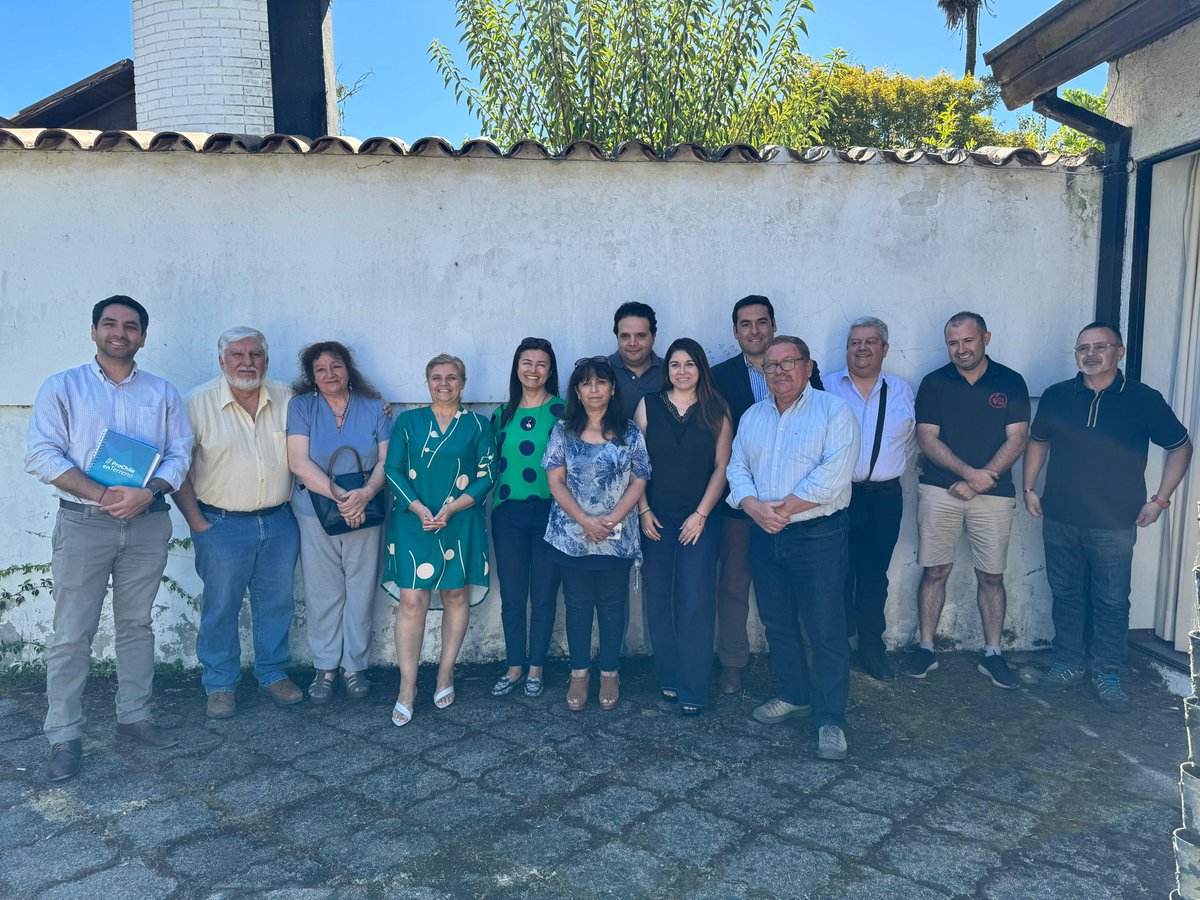 𝐕𝐢ñ𝐚𝐭𝐞𝐫𝐨𝐬 𝐞𝐧 𝐜𝐫𝐢𝐬𝐢𝐬. Al bajo precio de la uva, se suma una reducción en la producción de vinos en los últimos años. Esto confirma el deterioro de nuestra economía y la inacción del Estado para dinamizarla.
Apoyaremos en todo lo que esté a nuestro alcance. 🍇