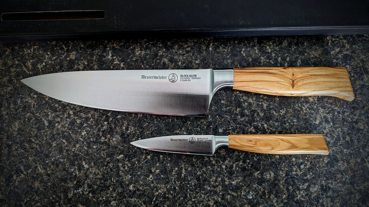 Finally treated myself to a new knife after over a decade. Thanks <a href="/Messermeister/">Messermeister</a> and <a href="/HouseofKnives/">House of Knives</a> !!