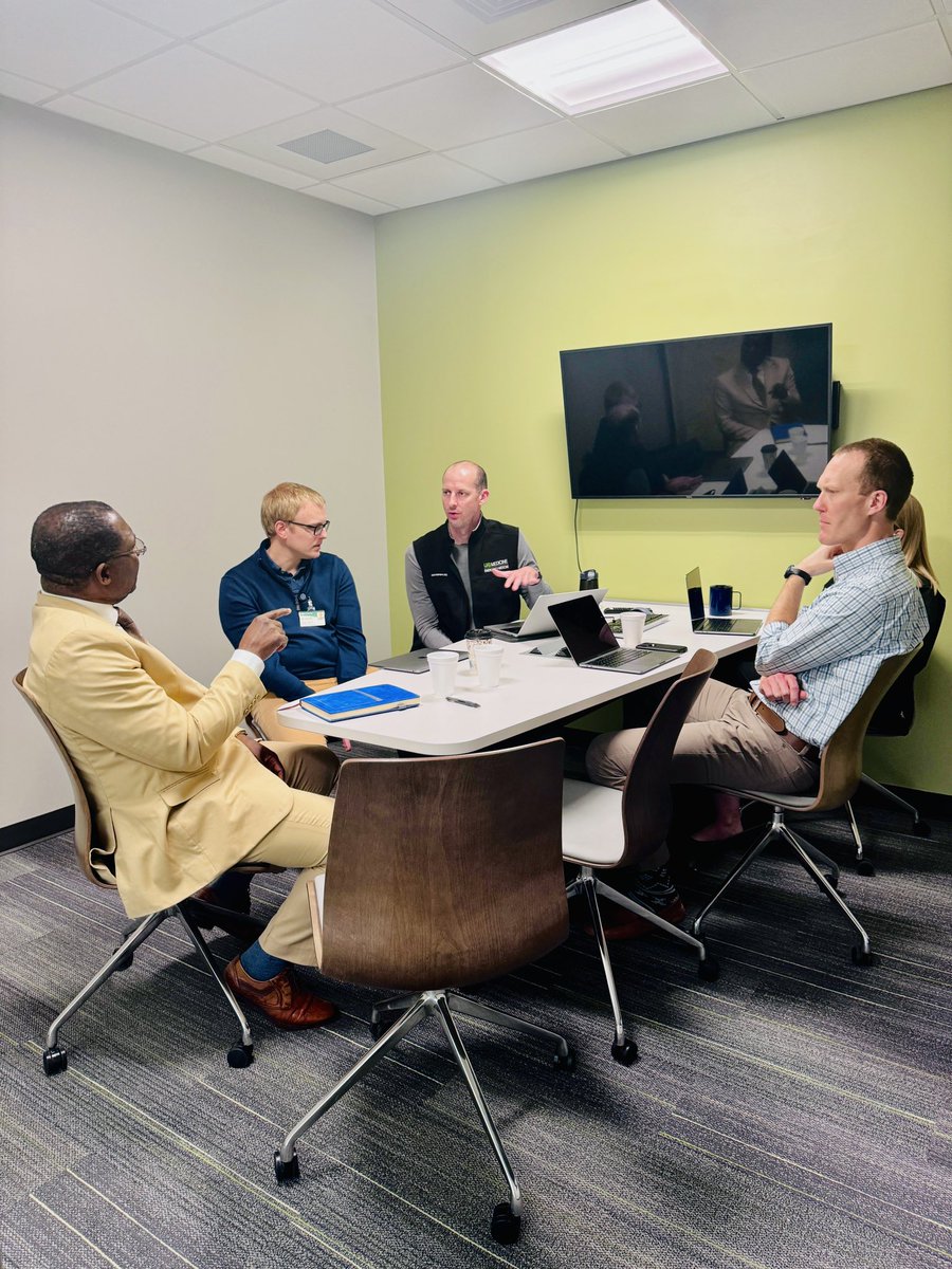 UABEmergencyMed's tweet photo. Great steps forward for UAB involvement in Emergency Medicine residency development in Cameroon with Dean Greg Halle-Ekane, University of Buea. #globalhealth #MHIGH https://t.co/Wwm9Zri5xf