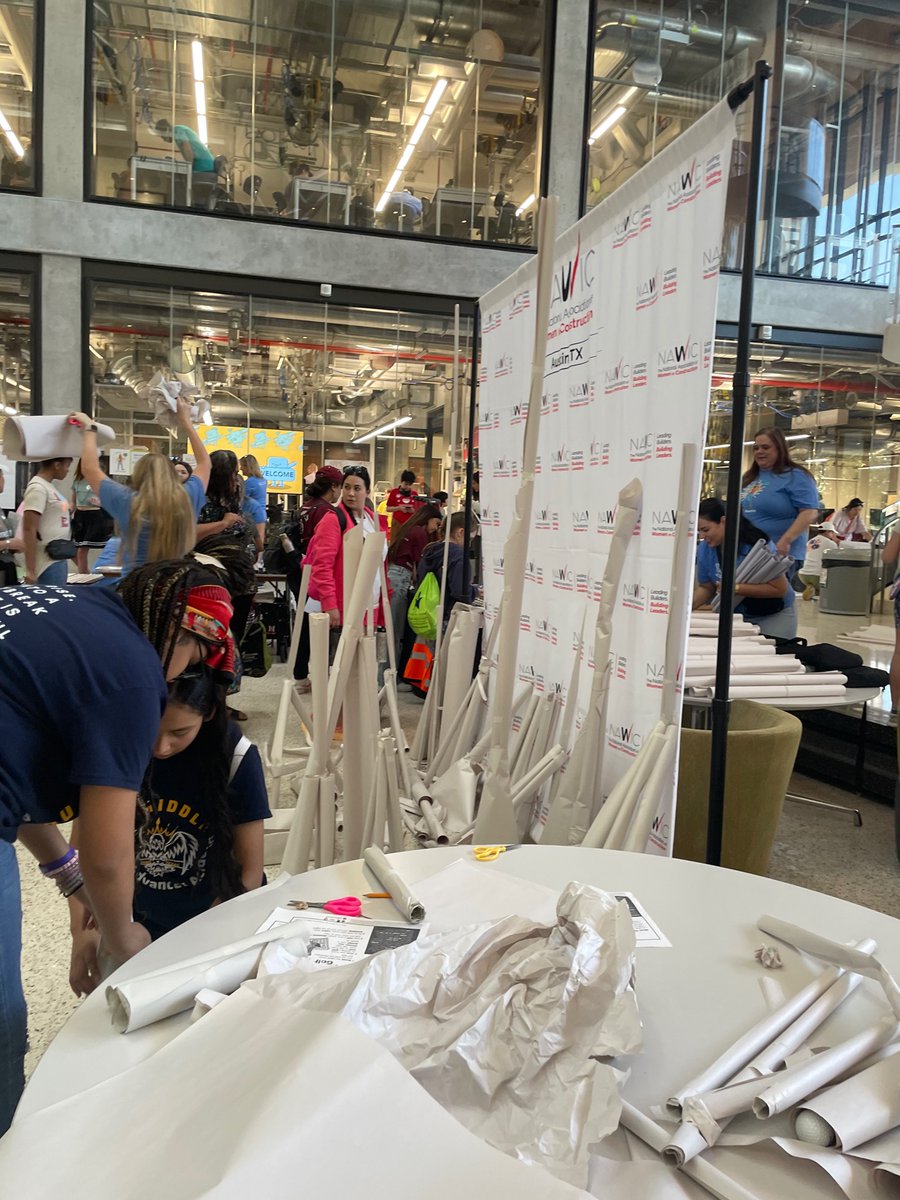 MsTDHarrison1's tweet photo. @DueittEagles landed at @UTAustin for Girls STEM Day. Our girls spent their Saturday exploring various careers in STEM and we can't wait to see them soar in such an under represented field! 🦅 https://t.co/yf3yrxv47f