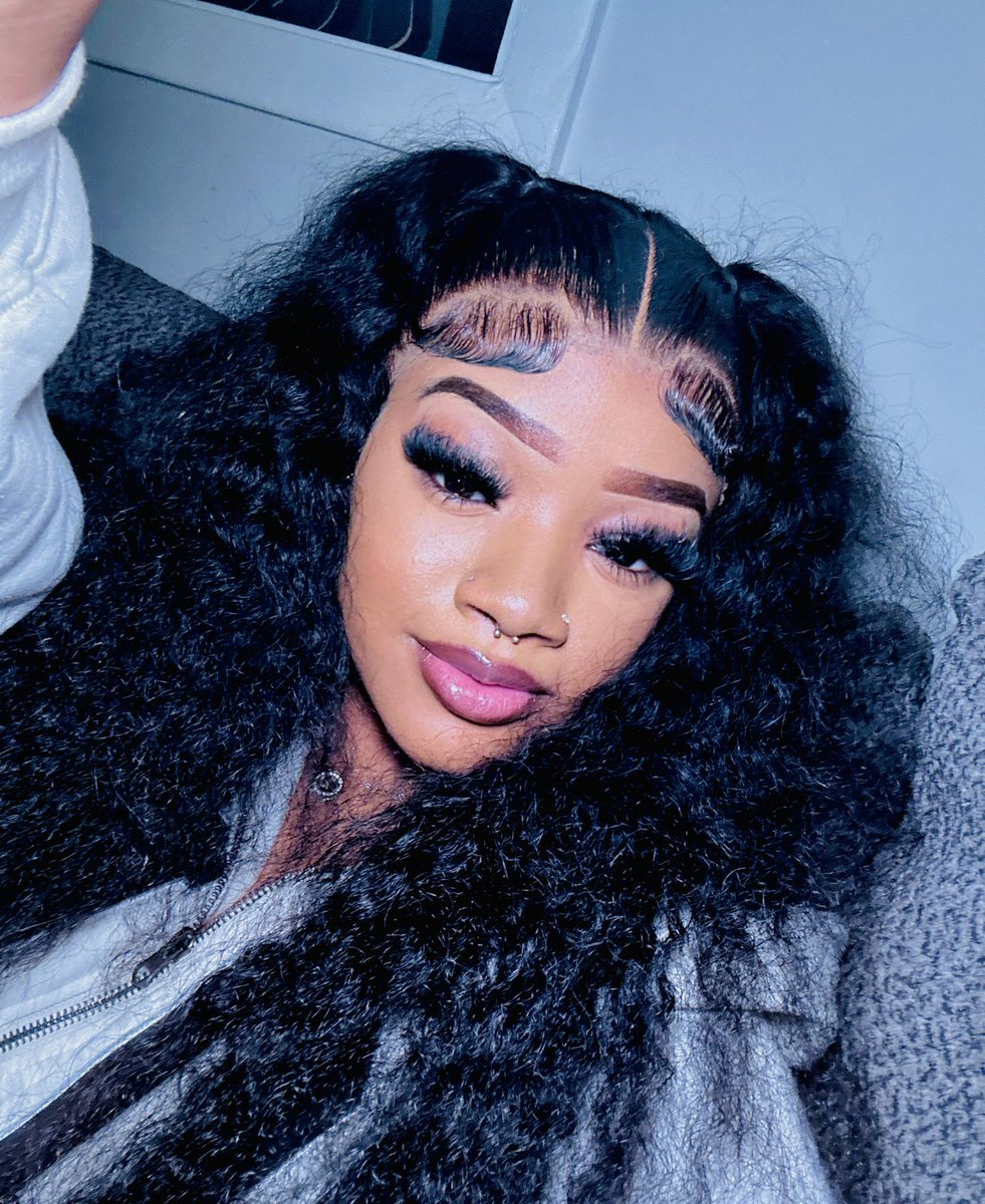 LIFEOFBLASIAN1's tweet photo. Love me do you love me not? I need someone to please me๐ฅฐ #neverdecline https://t.co/TA8HW3SlJe