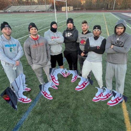 With your help this is how cool the <a href="/WUbullpen/">WU $TAFF</a> could look. And all ya have to do is throw them a follow