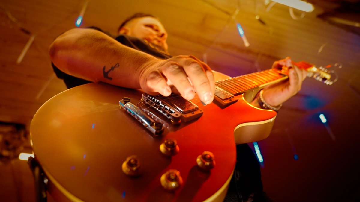 joeygreenmusic's tweet photo. how 'bout that angle ⚡🎸

#countrymusic #rock #countrybreakout #countryrock #tour #livemusic #songwriter #spotify #texascountry #texas https://t.co/z7OwzS3TAU