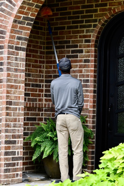 HomeRunPest's tweet image. DIY or professional pest control? Whether you're a DIY enthusiast or prefer expert solutions, we've got insights to keep your home pest-free and your mind at ease. Explore the pros and cons with Home Run Pest: bit.ly/3Iet823 #homerunpest #professionalpestcontrol