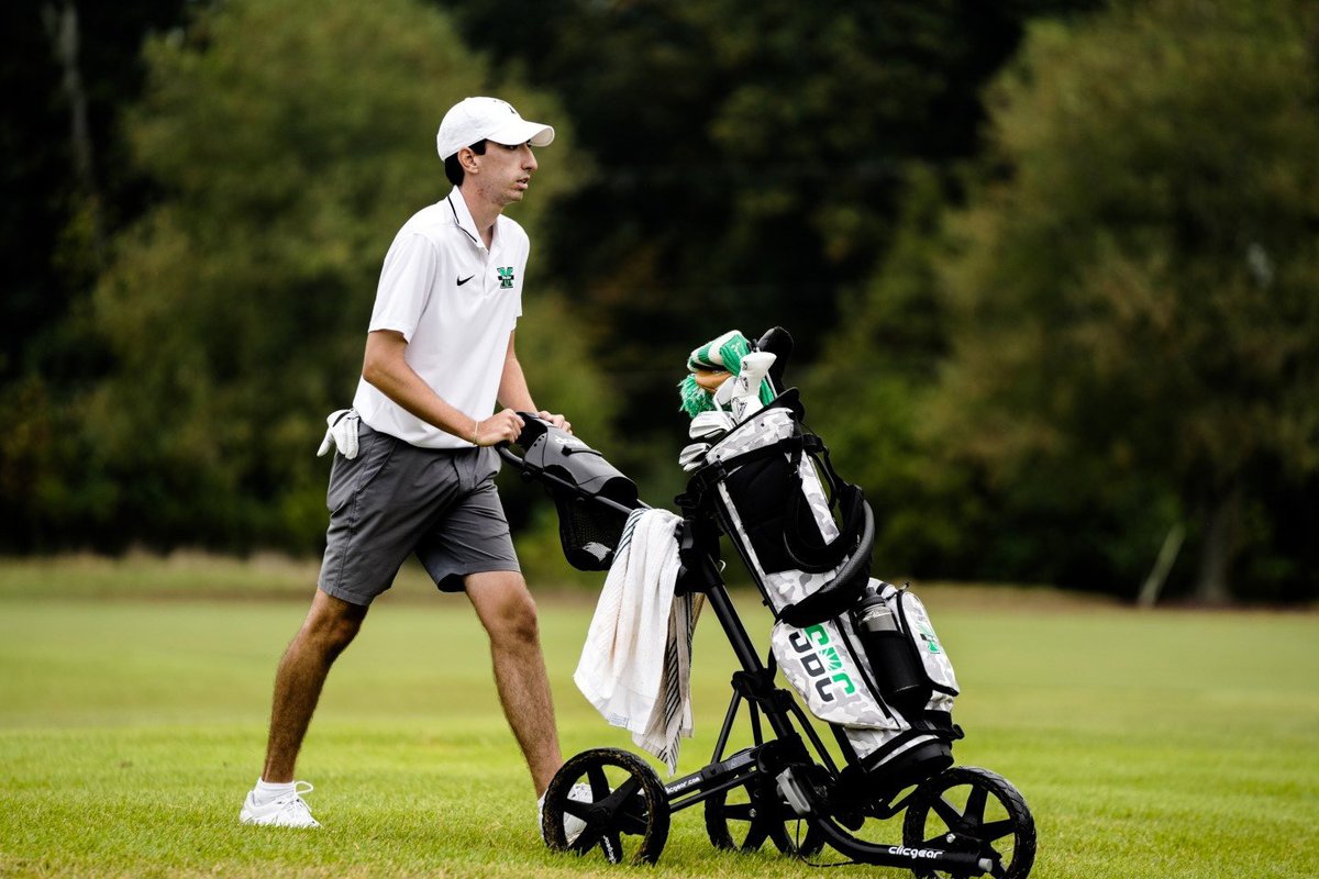 𝙃𝙚𝙧𝙙'𝙨 𝙅𝙤𝙣𝙚𝙨 𝙎𝙝𝙤𝙤𝙩𝙨 𝘽𝙤𝙜𝙚𝙮-𝙁𝙧𝙚𝙚 67!!

Marshall's Tyler Jones shot a 5-under 67 with five birdies and no bogeys to lead the Herd on Day 2 of the Loyola Intercollegiate in Goodyear, Arizona.

🔗: bit.ly/HerdLoyolaDay2
📊: bit.ly/LoyolaLiveScor…