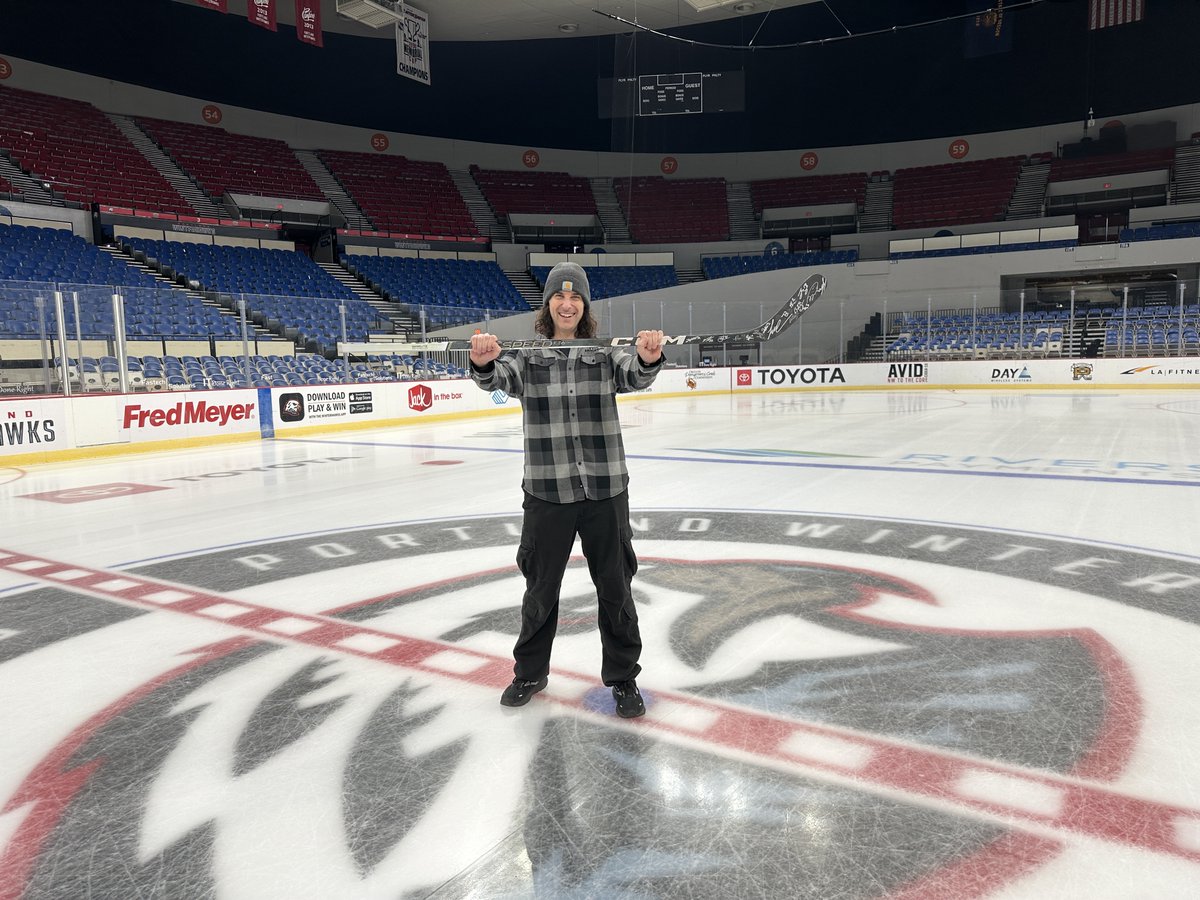 Hacking and hockey! Thanks to the @pdxwinterhawks for having me over 🏒