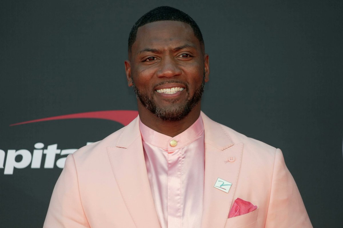 NFL_DovKleiman's tweet image. 𝗕𝗿𝗲𝗮𝗸𝗶𝗻𝗴: Ryan Clark is about to sign a new contract that will pay him over $2M annually at ESPN, per @MMcCarthyREV

He will be one of the highest-paid NFL analysts at ESPN.