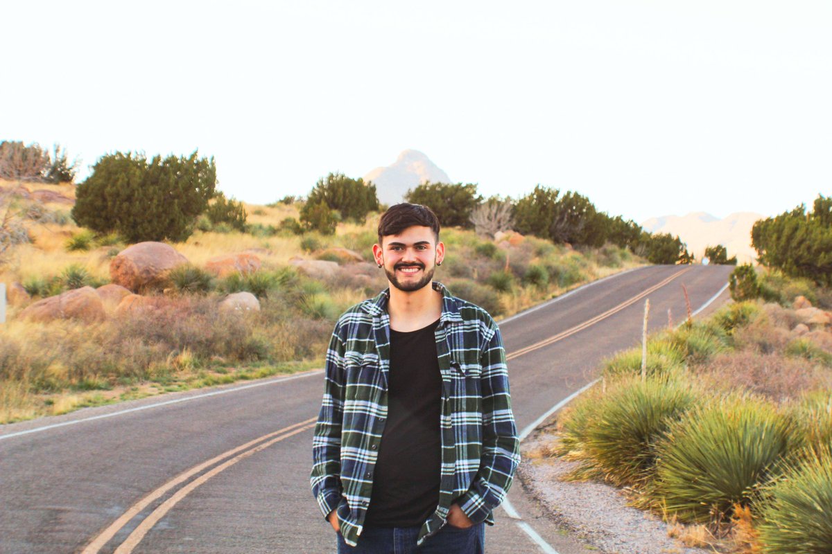 Meet Jacob DeVargas, a MOLB Master’s student in the master’s accelerated program working in Dr. Amanda Ashley’s and Omar Holguin’s labs.His current research focuses on melanoma treatment. Further information can be found at linkedIn.com/in/jacob-devar…