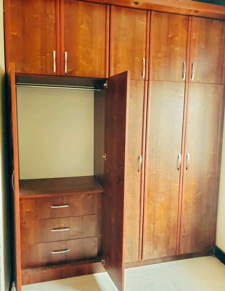 JeremyAyebare's tweet image. For All Customized Modern Wardrobes And Walk In Closets. Whatsapp 0701316995
#ElevateYourWardrobe👌