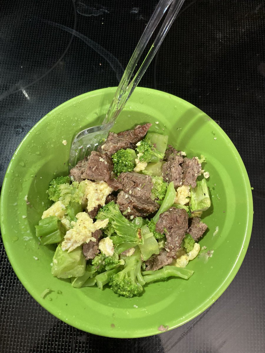 jaredjogs's tweet image. Hit the 🏋️‍♂️ early this morning and then got to watch the ☀️rise for an easy 30 minute 🏃‍♂️. Definitely confused the body as it’s usually switched but breaking routine is 👌!  Also working on hitting my protein goals with as much whole food as I can. Happy Monday #runchat