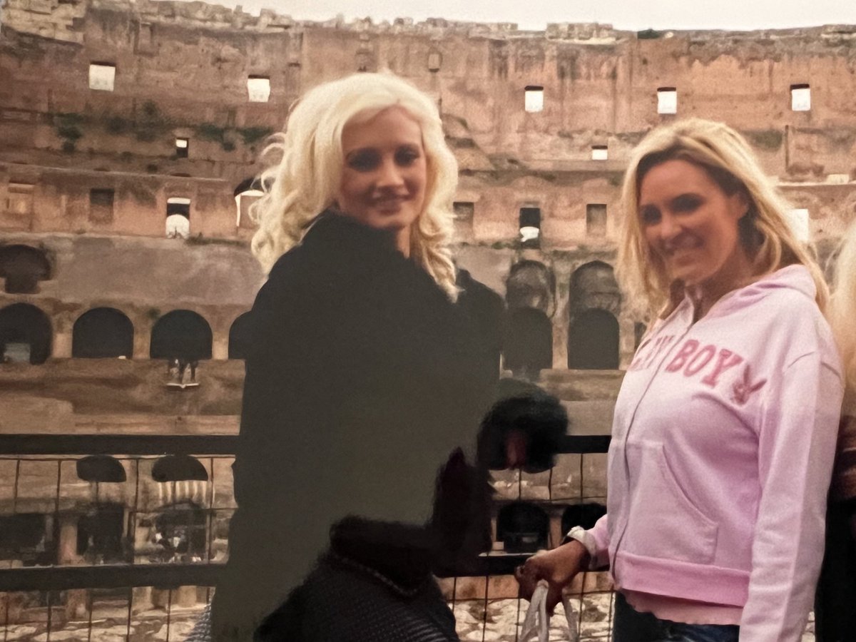 🐰💕New Girls Next Level Podcast🐰💕Holly & I are chatting about the last leg of our European trip: Italy! 🇮🇹 Rome, Naples, Pompeii & Venice! Audio avail wherever you get your podcasts. Video on YouTube.com/GirlsNextLevel Ad Free audio/video plus extra’s on Patreon.com/GirlsNextLevel