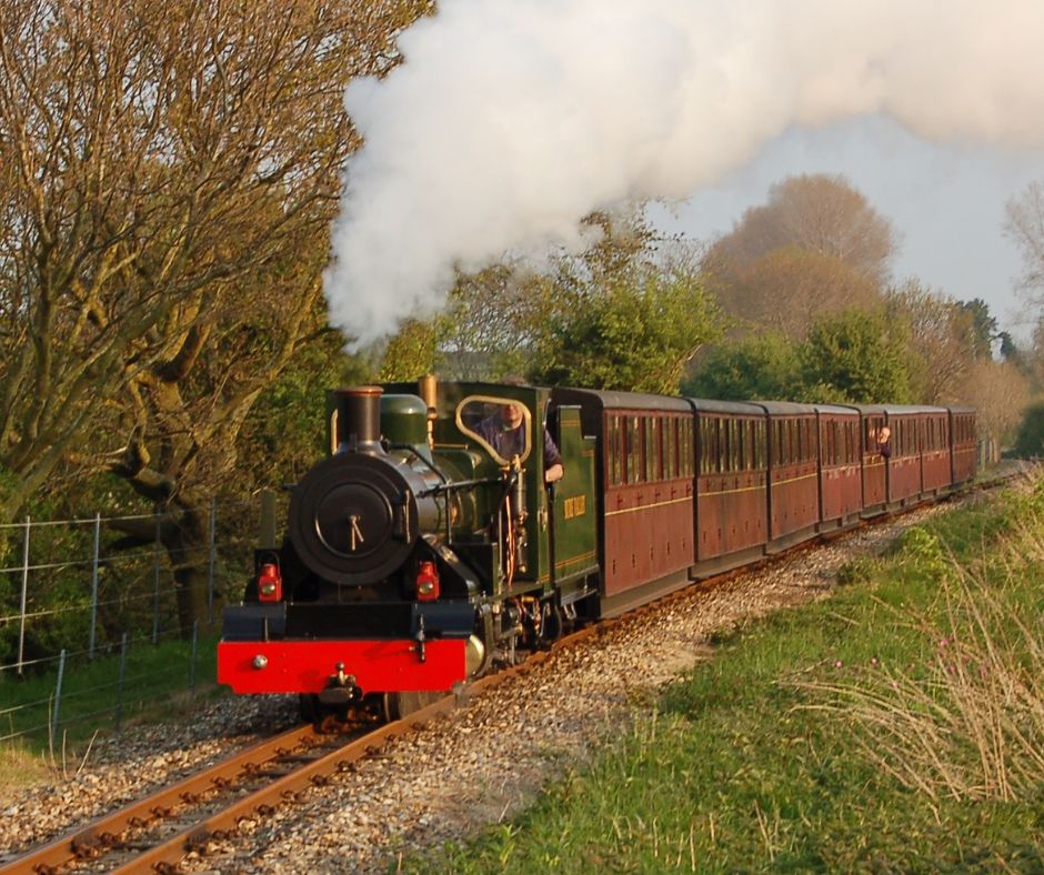 Bure Valley Railway tweet media