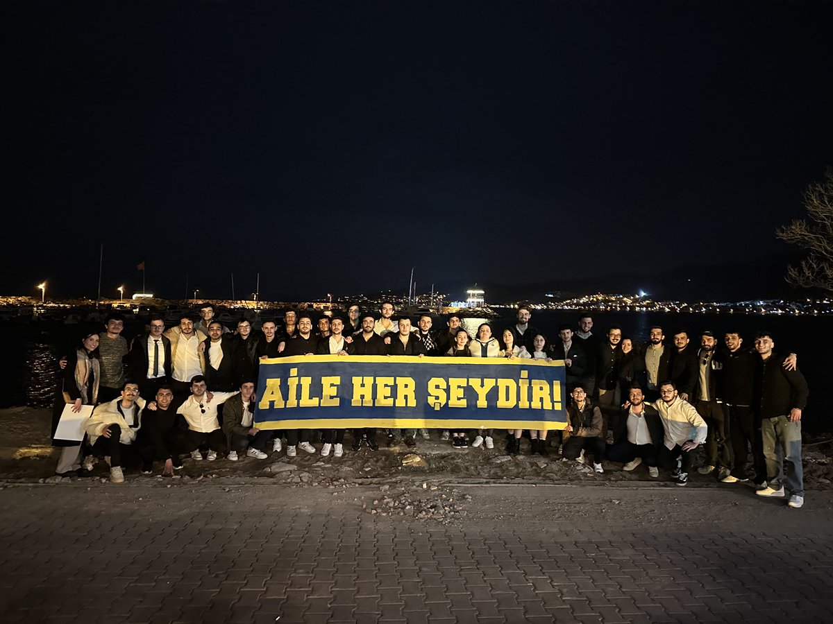 UFBikc's tweet photo. Mezuniyet fasılımızı gerçekleştirdik. Aile her şeydir!

#4yıldeğil40yıllık https://t.co/KEVkwmK7AY