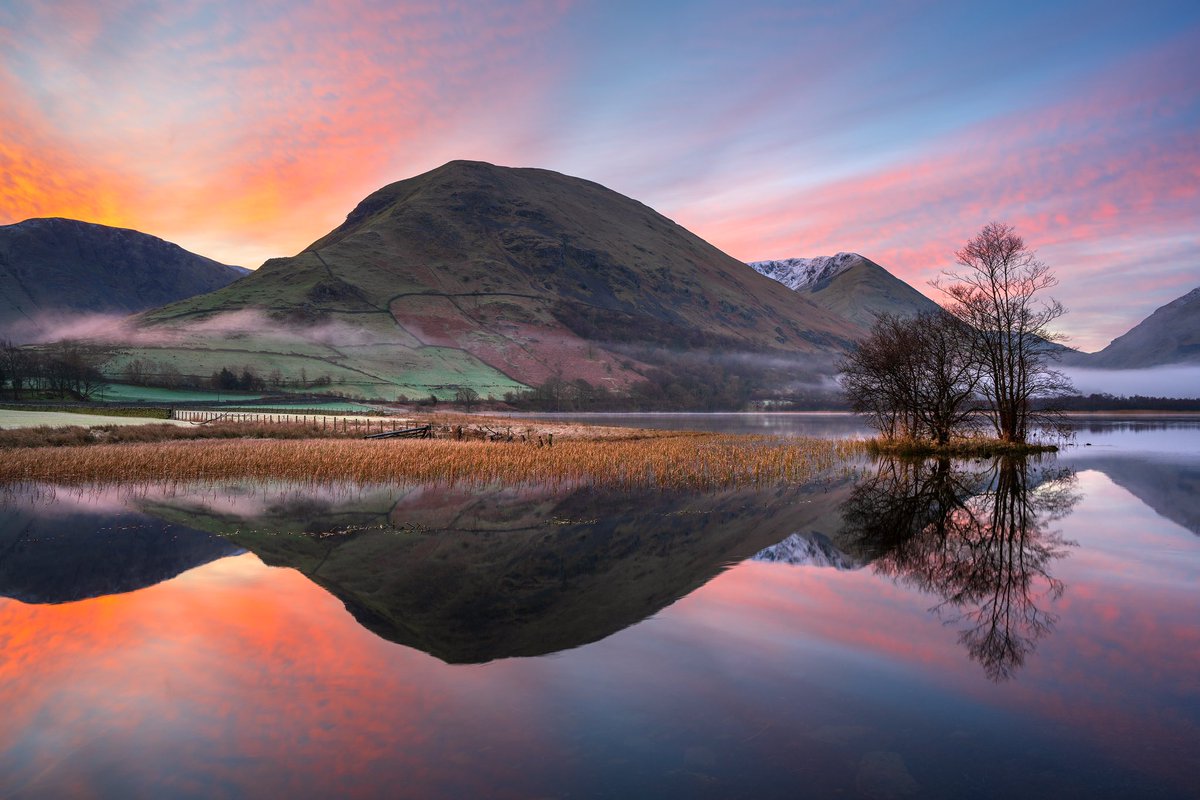 Lovely skies yesterday morning at Brothers Water! Foggy scenes were in my visions and hopes for the dawn but I’ll take this!