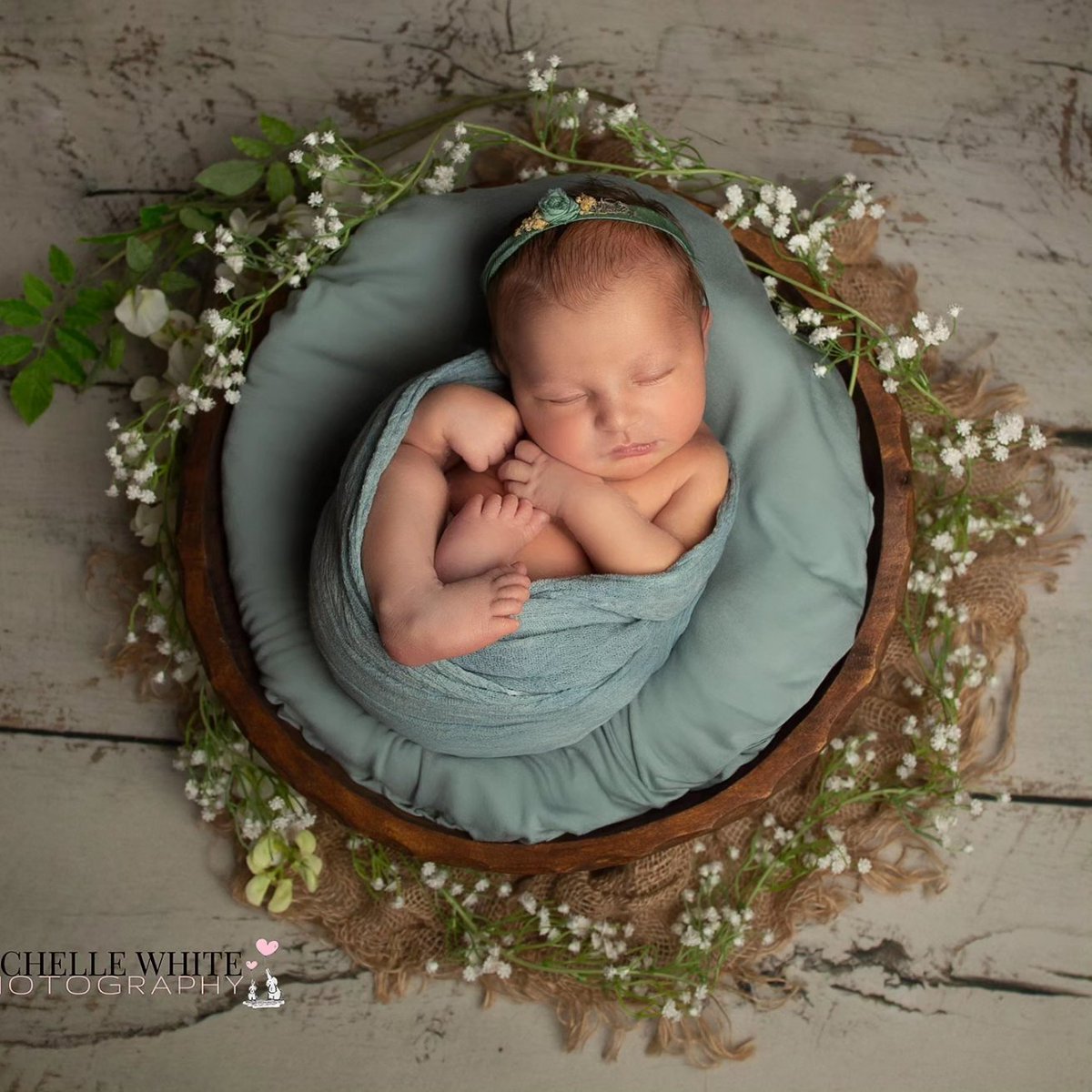 Love prop shots 🥰 
#newbornphotography #babyphotography #newbornprops