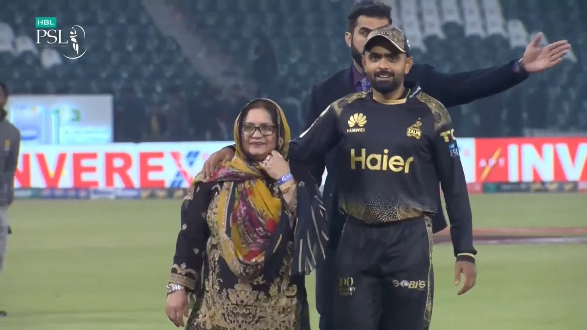 nadeemmalik's tweet photo. ماں۔۔۔

Well done #BabarAzam𓃵 @babarazam258 
#Pakistan #PSL https://t.co/UKdGqmUKeA