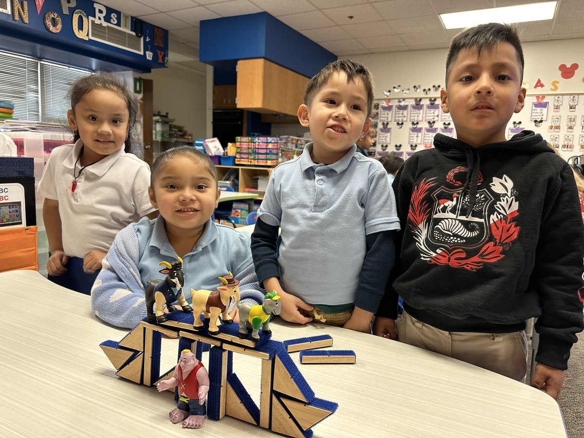 LittlesAtLee's tweet photo. The Three Billy Goats Gruff Challenge Part II ✅ @tjleelions @Enrichment_IISD @IISD_iLearn @jennmckee3 @LakeshoreLM #BeyondTheBridge #IISDPreKSTEMWeek https://t.co/it01vW87zy
