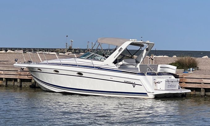 The Pineapple Express is getting geared up and ready for boating season! It will go on the market for<a href="/tag/toes"class="tags"><span>#toes</span></a>