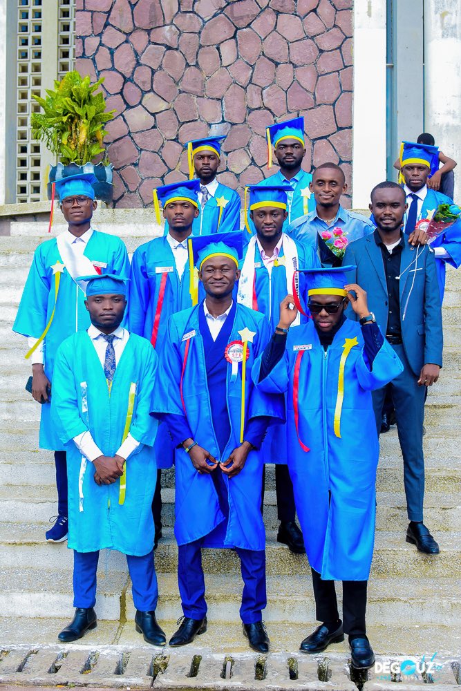 bilare_john's tweet image. Nos gratitudes au plénipotentiaire pour son amour,  bac+5 ✅! 
Nous avons fait notre part, que Dieu nous guide pour le reste !!