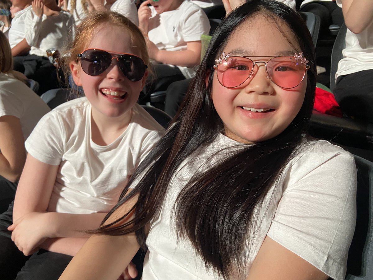 FSLprep's tweet photo. What a night at #PeaceProms24! 🎵
A huge well done to our 50 KS2 children who took part in the concert. You were brilliant! 🎤 🎶
Thanks to conductor Gregg Beardsell and Peace Proms - Cross Border Orchestra of Ireland @cboiofficial for this unforgettable experience. ❤️💛💚 https://t.co/qkqZP3WGS3