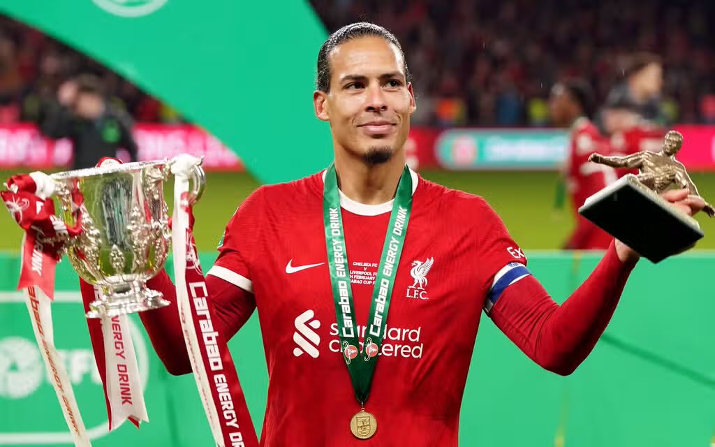 FootyTone's tweet photo. Virgil Van Dijk is the only player in the Premier League this season to have:

100+ ground duels won
100+ aerial duels won
100+ clearances
100+ recoveries 

#LFC https://t.co/agOIey4fPs