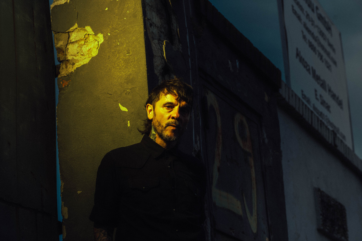 The master is back home! After more than a year, Oscar Mulero has distilled a new EP called 'Poisonality,' and you can already listen to the title track on our Bandcamp.

March 8th on vinyl and digital!

polegroup.bandcamp.com/album/poisonal…
