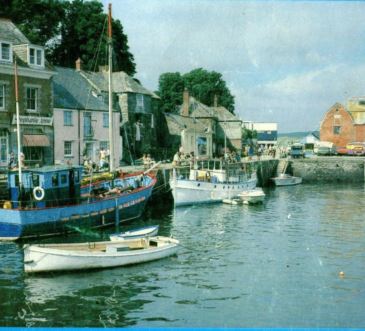 Great picture here of the harbour with the original Jaws speedboat waiting for customers #padstow#harbour#bestplace