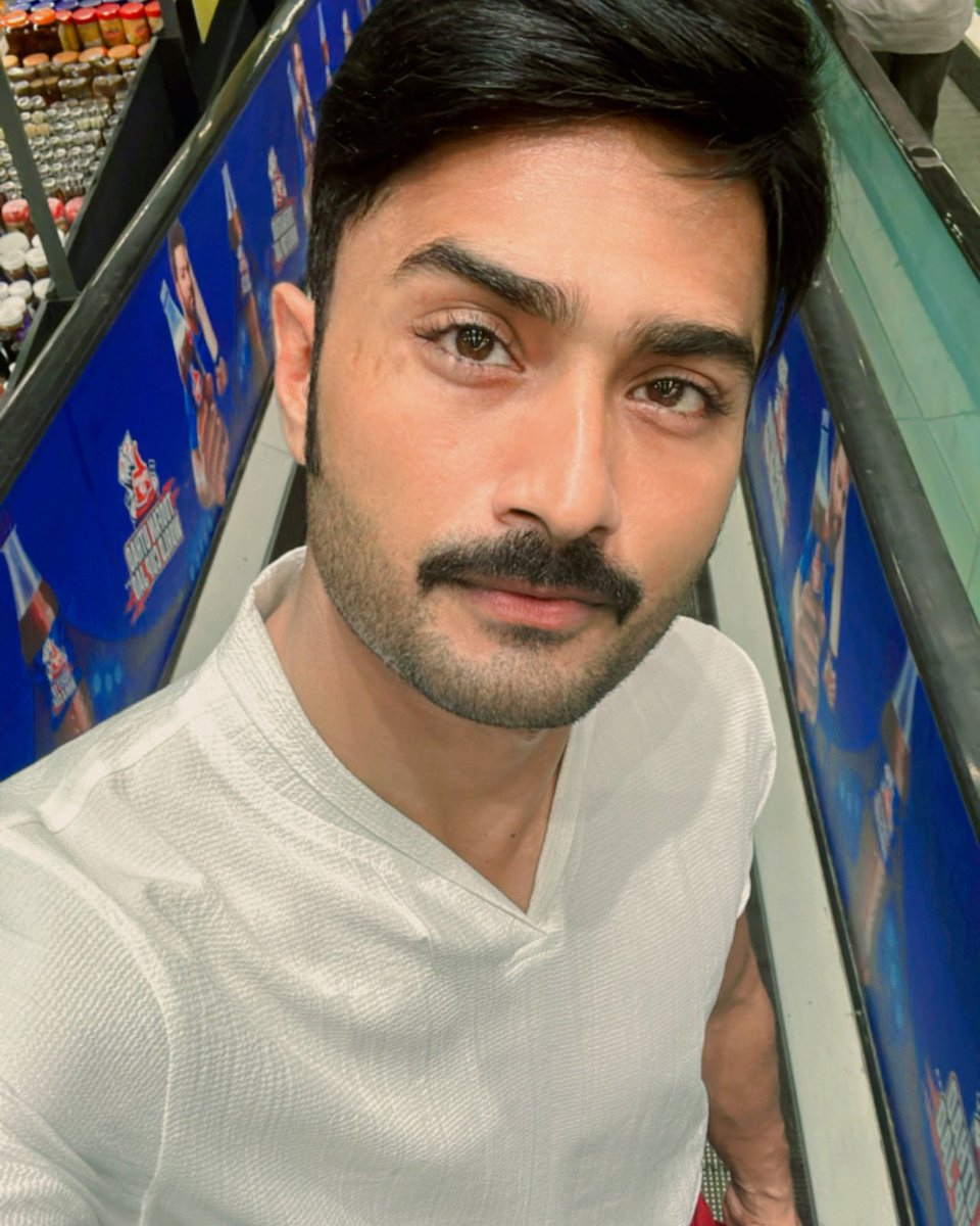 Atulpatilarts's tweet photo. Purane Khayalo Ka ladka Hoon,
Rishte Umar Bhar Nibhana Pasand Karta Hoon..
#atulpatilarts #repost #purane #khayal #relations #insta #instagood #picoftheday #bollywood #trending #actor #life https://t.co/w5csLVrTje