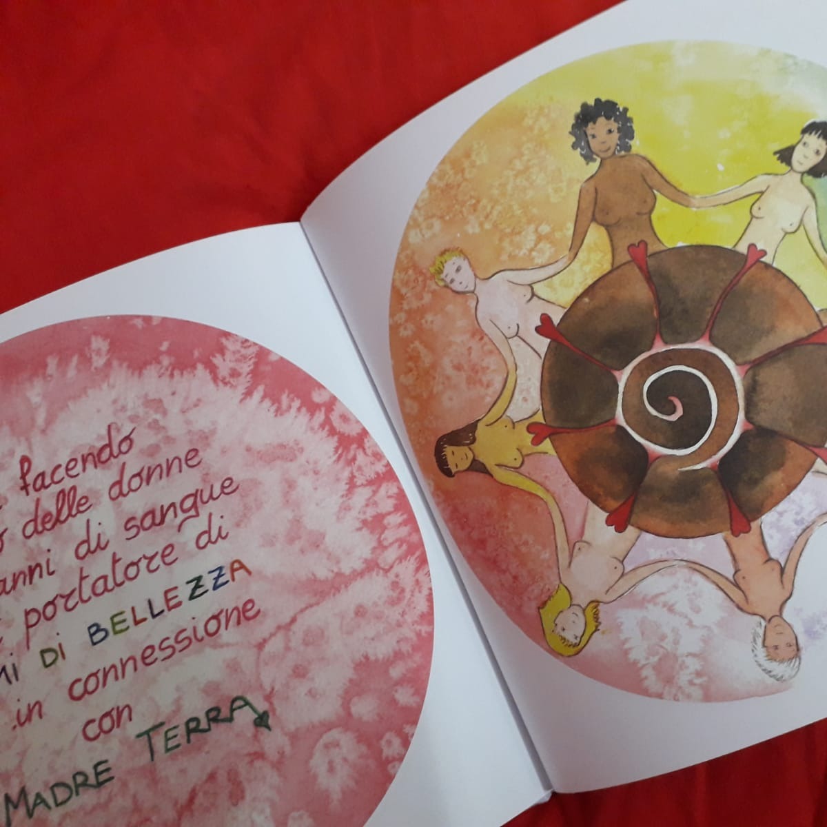 tesorodiLilith's tweet photo. 💛 Il tesoro di Lilith + La Fata del Grembo 31€ (invece di 33,00€) 💛 #Fiabe per accompagnare i #genitori e le #bambine verso la scoperta del #ciclomestruale https://t.co/EEZWxBKXjZ

#menarca #mestruazioni #femminile #iltesorodililith #libro #libroillustrato #sessualità https://t.co/h1JwbB5vyK
