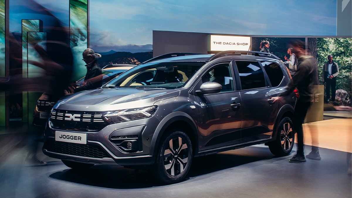 C'est le premier jour au @gimsswiss ! 🎉​
​
Venez nous voir et participez à l’effervescence !​
​
#ProudInDacia​
#GIMS2024 #GenevaMotorShow