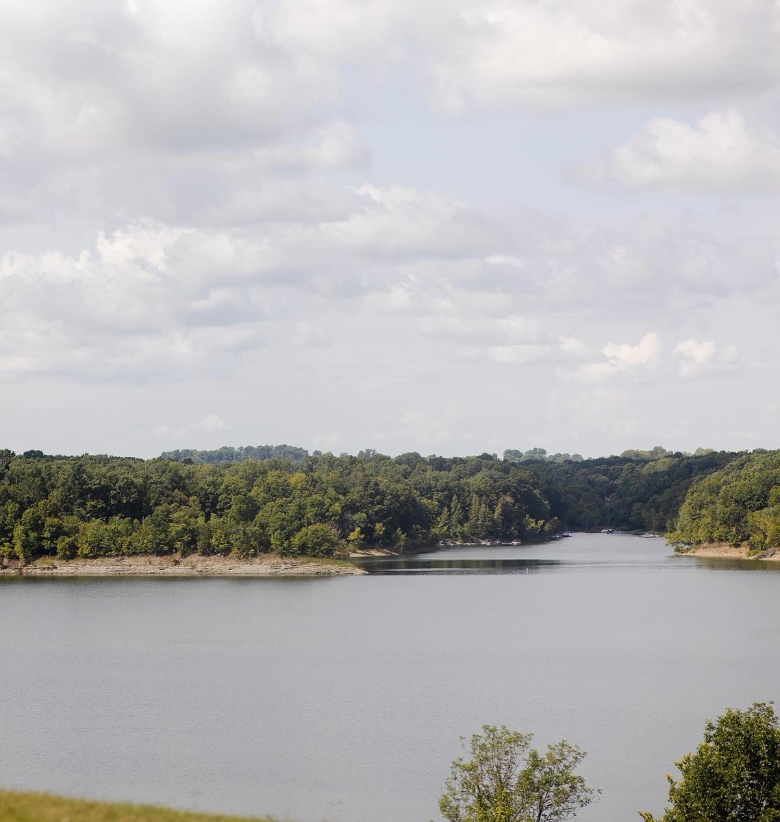 We’ve got it all from lakes to rivers! Scout Green River in Hart County, Nolin Lake in Edmonson County, and Barren River Lake in Barren County for your next project! 

Learn more at southernkentuckyfilmcommission.com

📍SOKY 
📷 Credits tagged! ☺️
🎬We ARE #kentuckysbiggestbacklot
